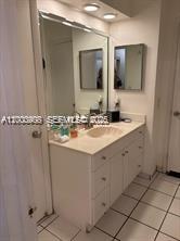 LAKES MEADOW VILG HOMES C - Residential Lease