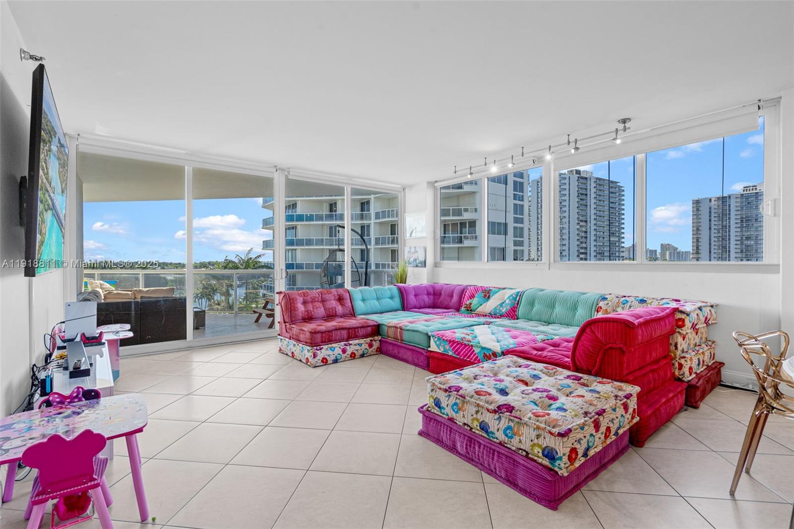 ONE ISLAND PLACE CONDO 1 - Residential