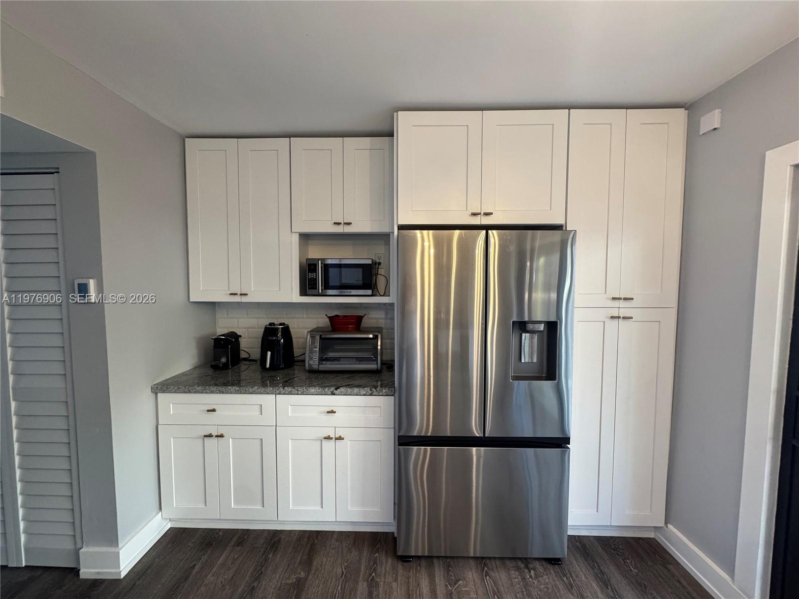 DADELAND COVE SEC 2 - Residential Lease