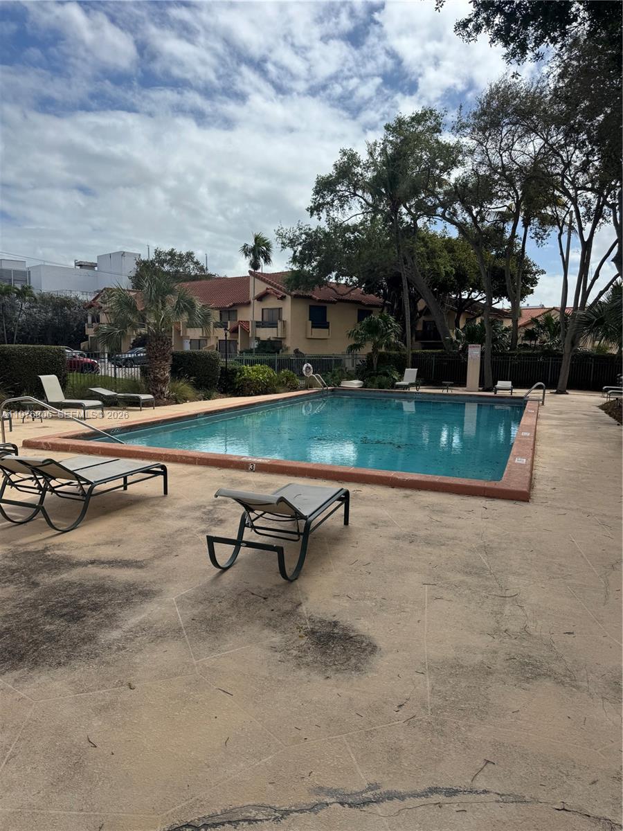 DADELAND COVE SEC 2 - Residential Lease