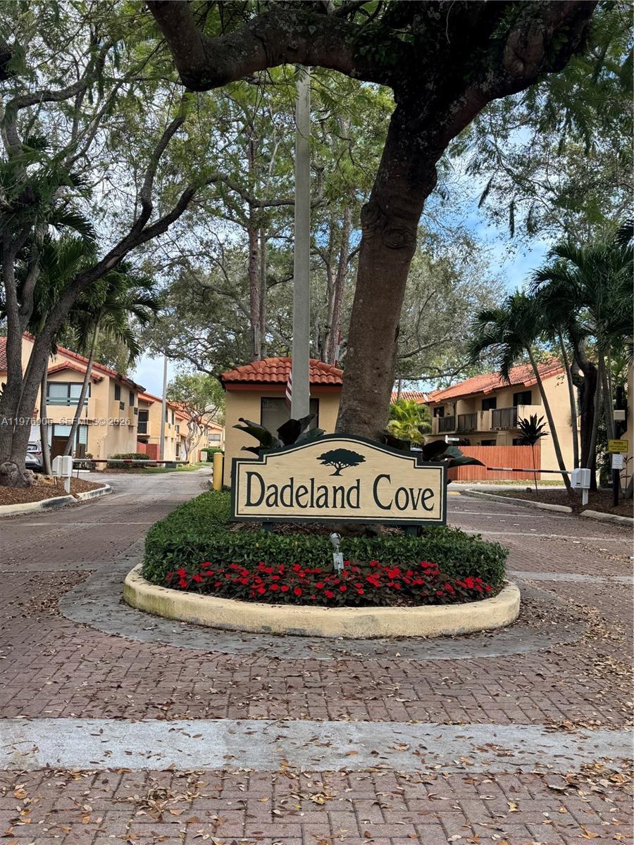 DADELAND COVE SEC 2 - Residential Lease