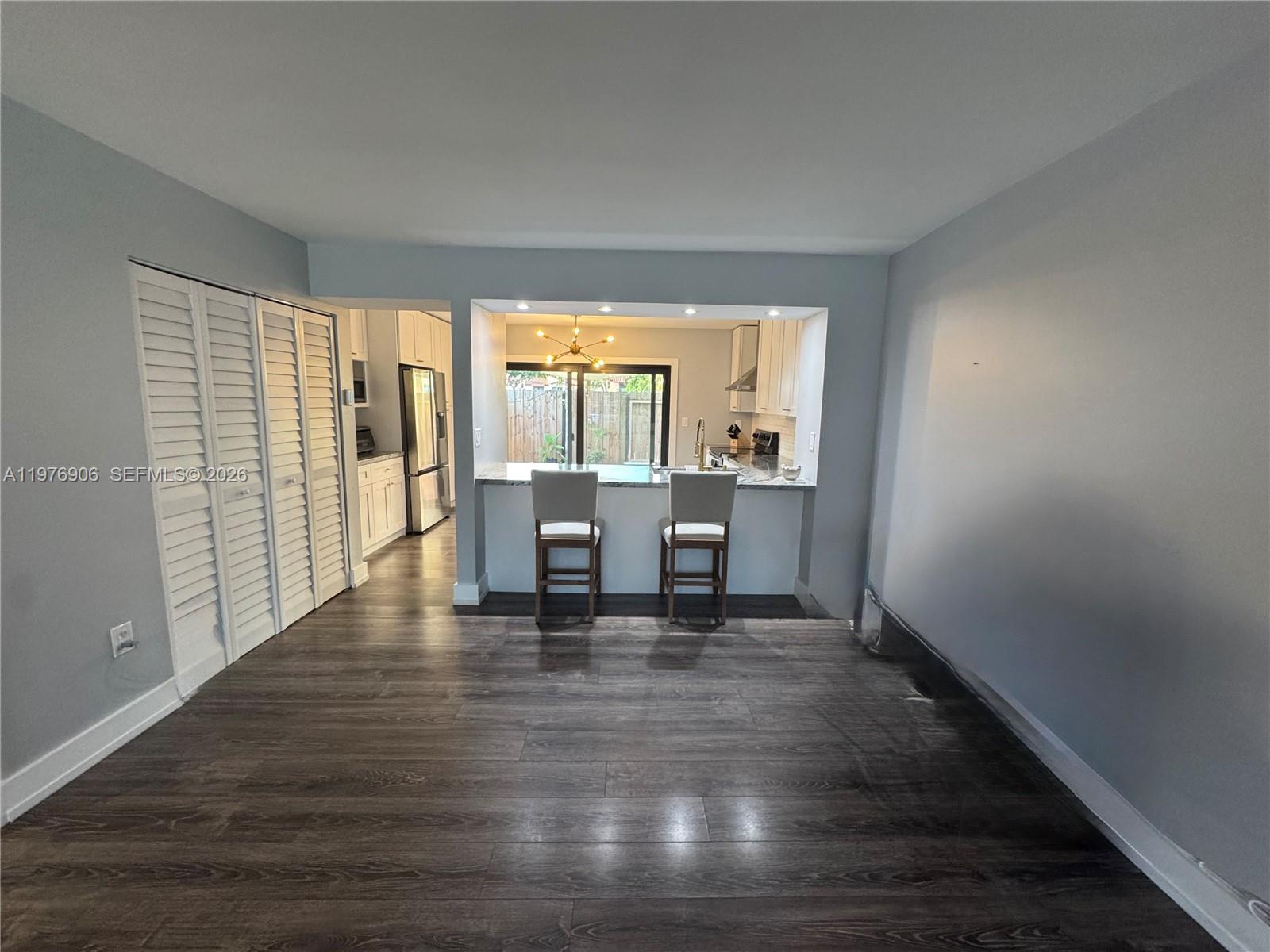 DADELAND COVE SEC 2 - Residential Lease