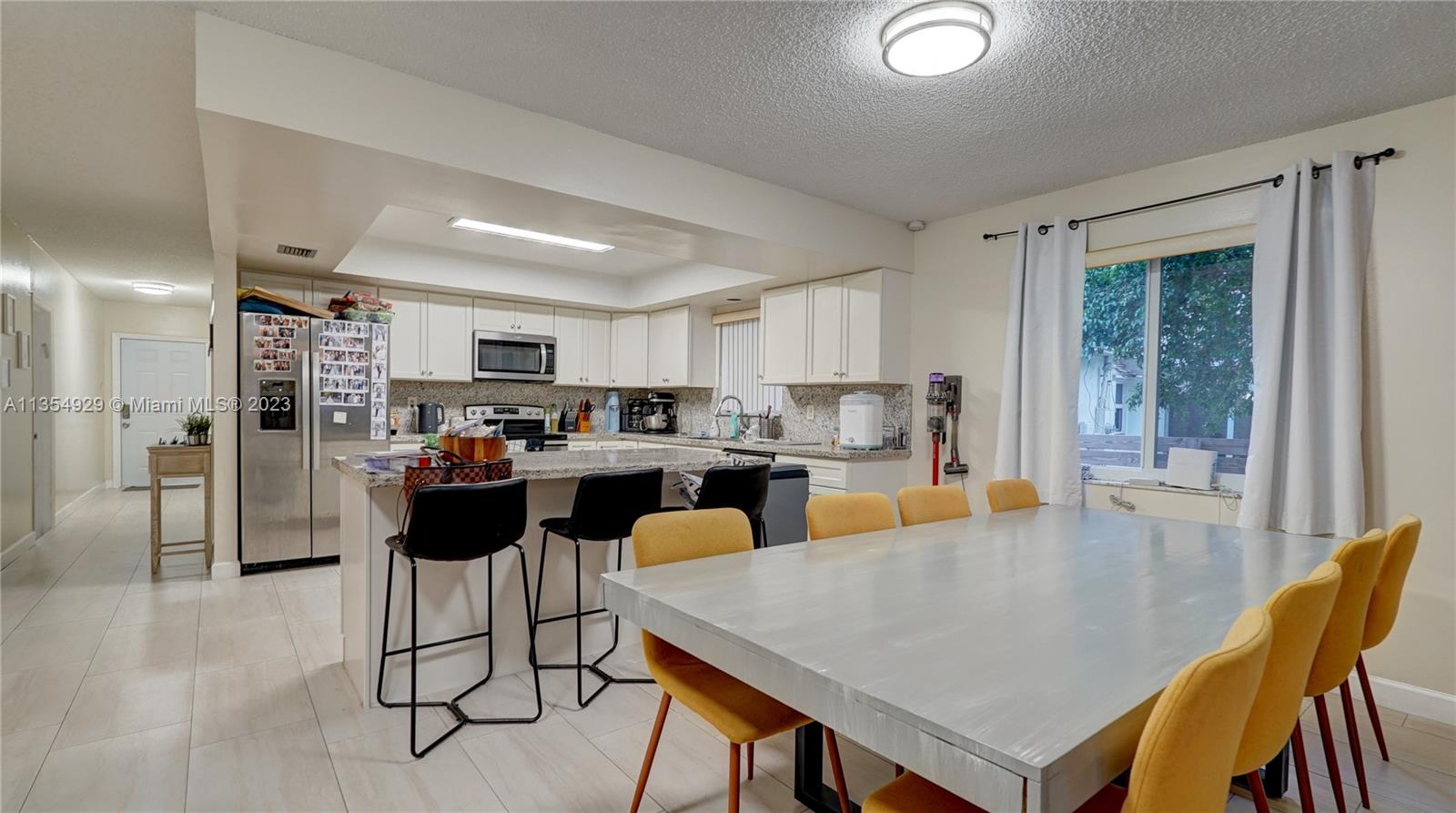 HOLLYWOOD LITTLE RANCHES - Residential Lease