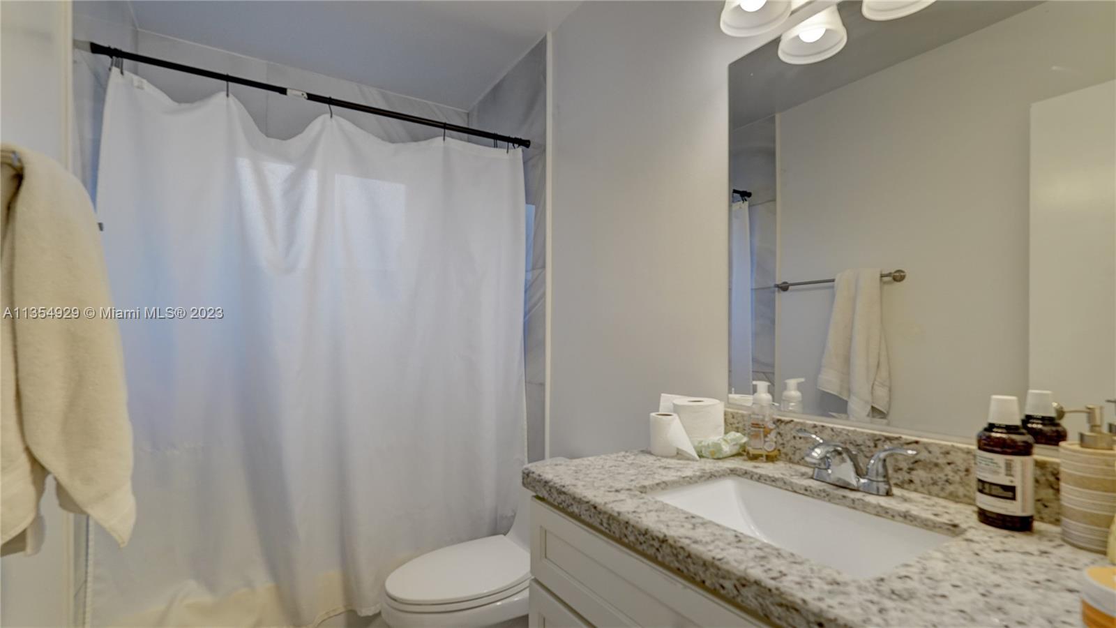 HOLLYWOOD LITTLE RANCHES - Residential Lease