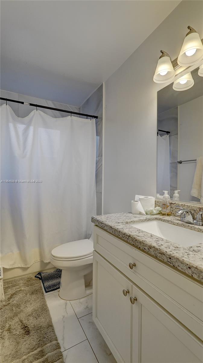 HOLLYWOOD LITTLE RANCHES - Residential Lease