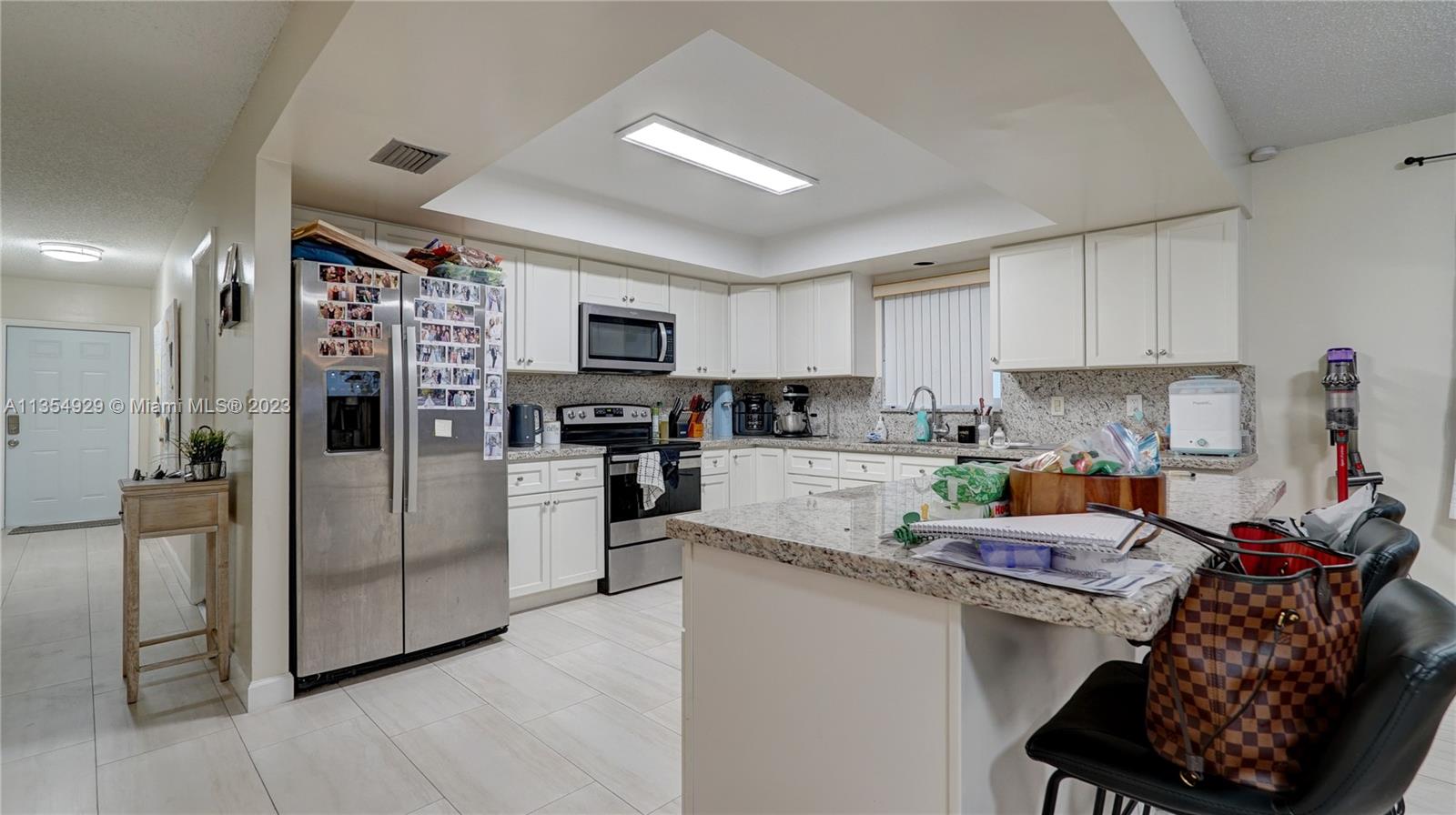 HOLLYWOOD LITTLE RANCHES - Residential Lease