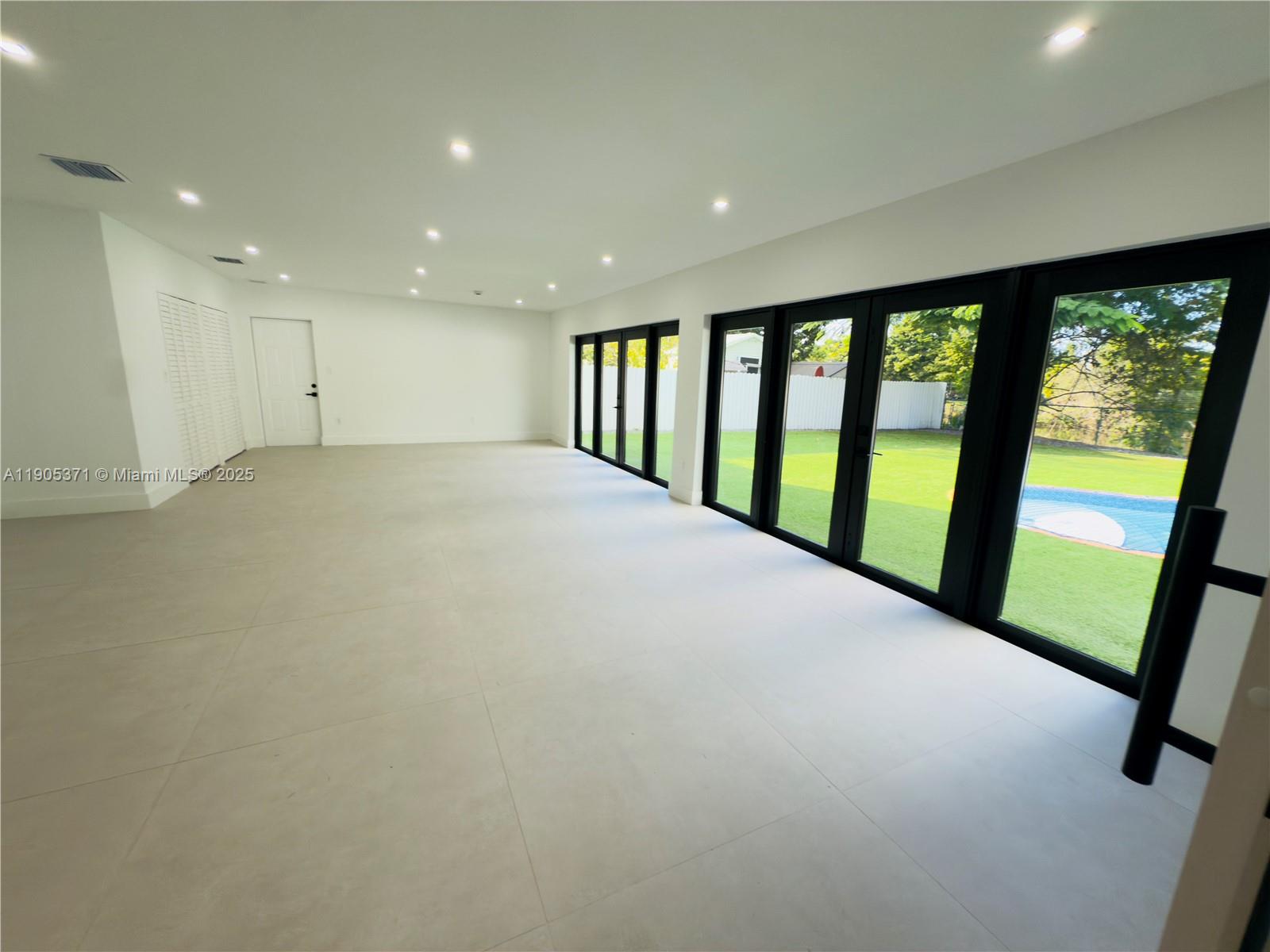 SOUTHERN ESTS - Residential Lease