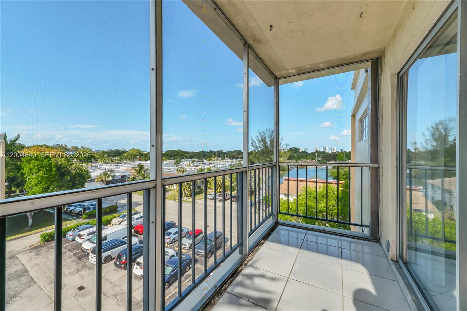 PARKSIDE TOWERS CONDO - Residential