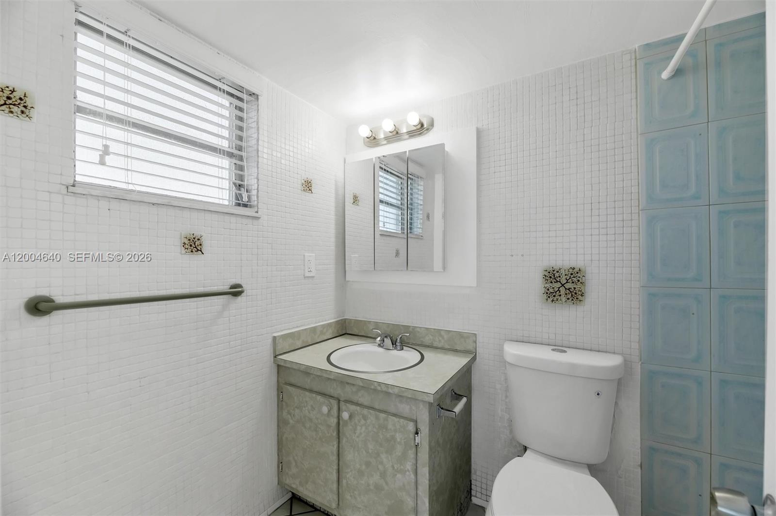 PARKSIDE TOWERS CONDO - Residential