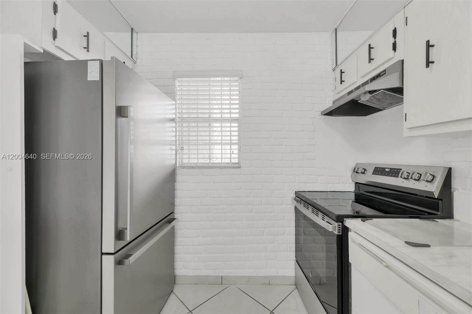 PARKSIDE TOWERS CONDO - Residential