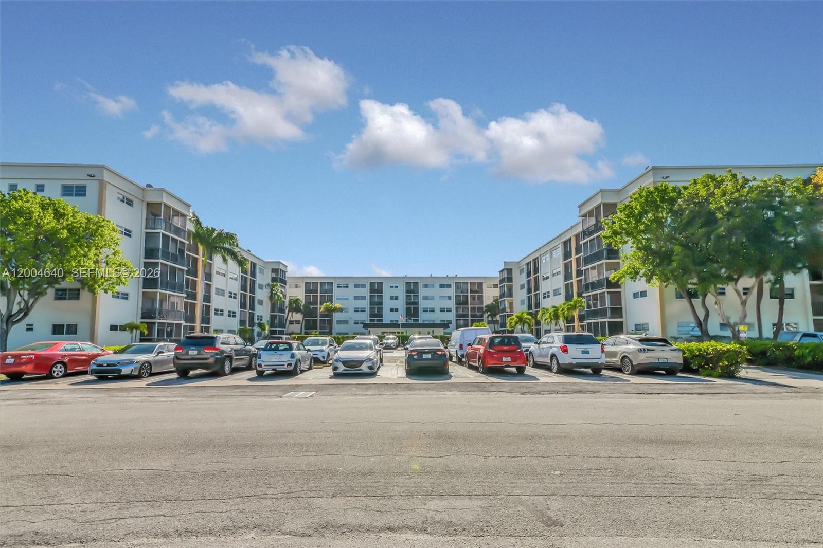 PARKSIDE TOWERS CONDO - Residential