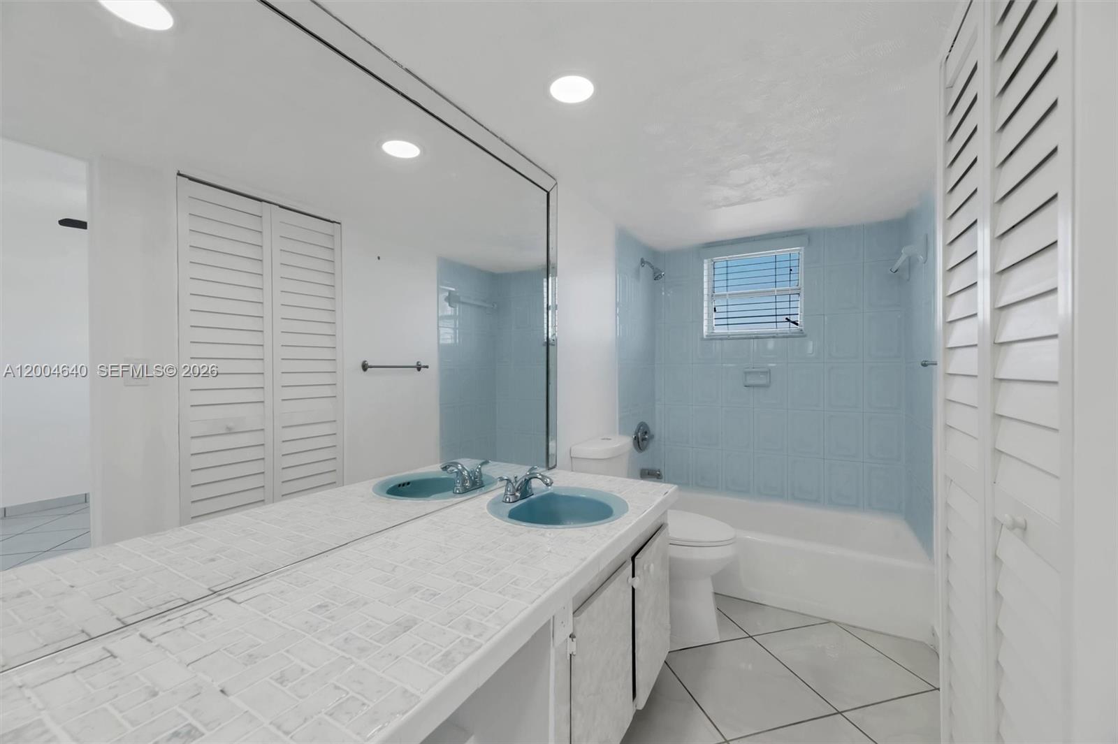 PARKSIDE TOWERS CONDO - Residential