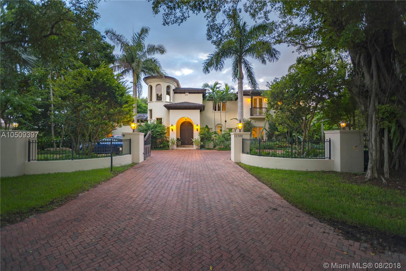 Photo 1 of 11300 Sw 69th Ave, Pinecrest, Florida, $2,575,000, Web #: 10509397