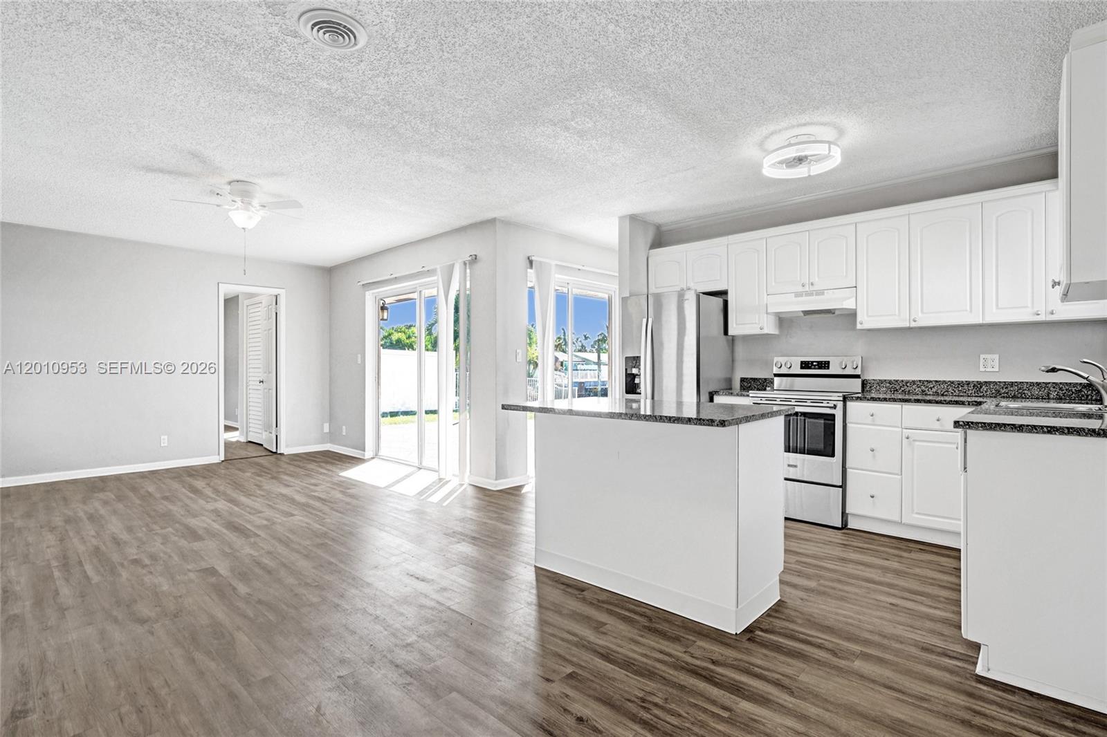 CYPRESS LAKE ESTATES - Residential