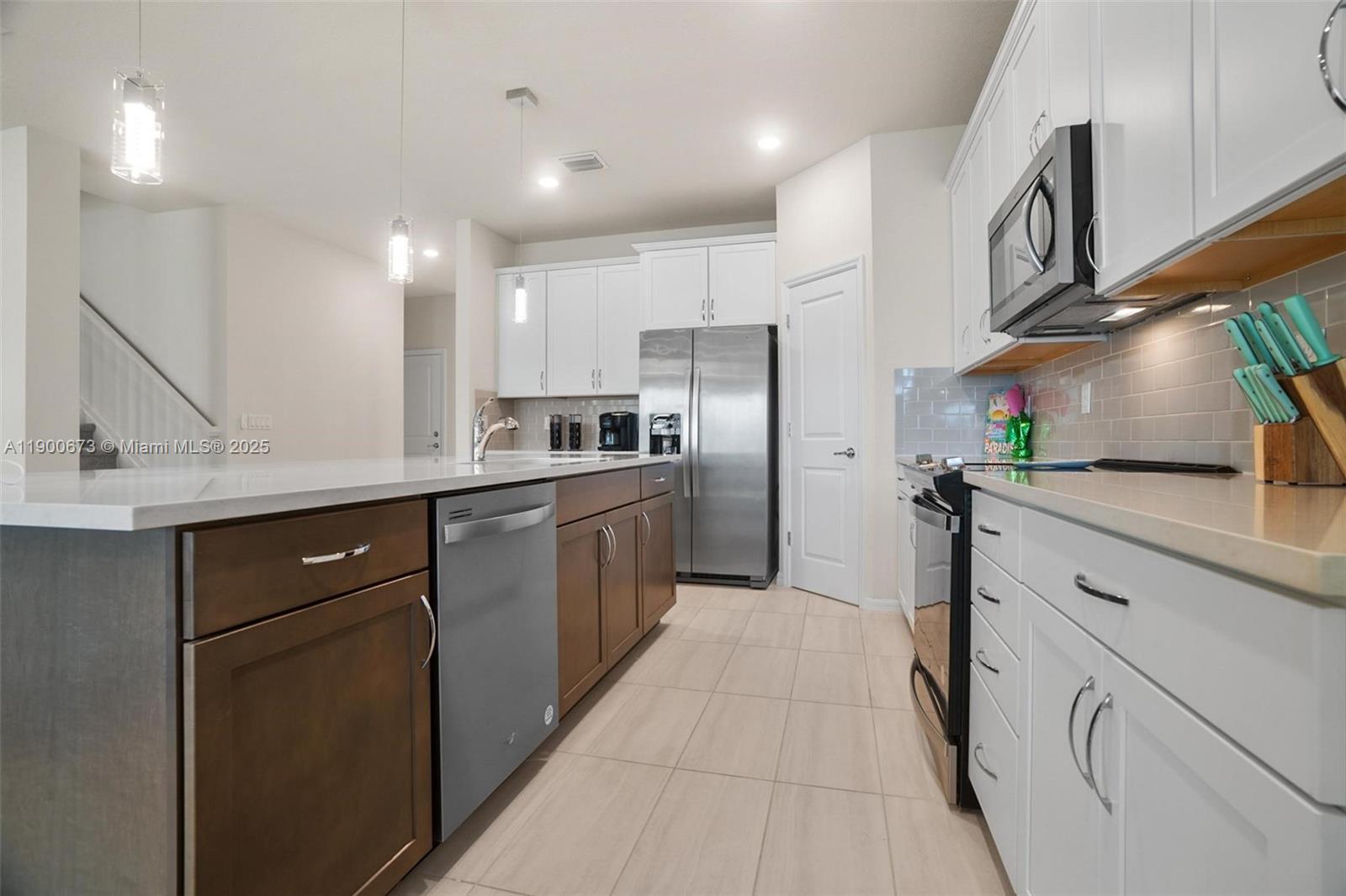 WOODMONT PODS B F & G - Residential