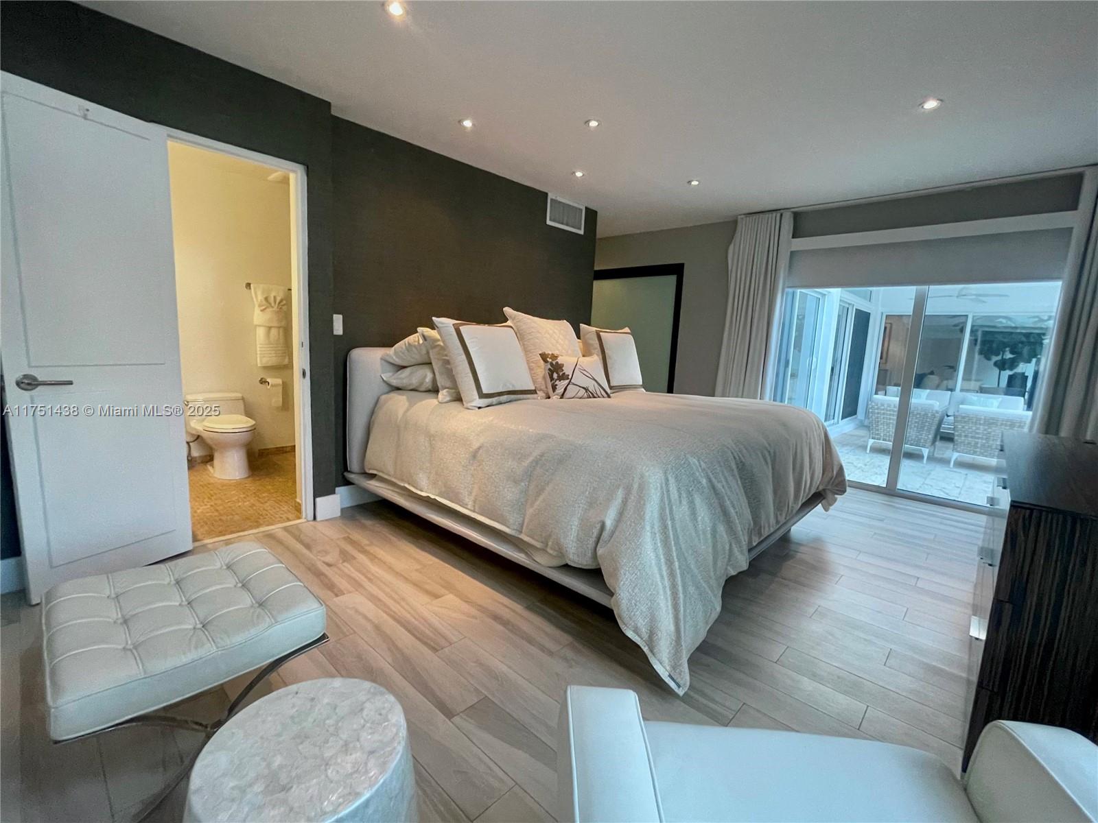 RIO VISTA ISLES - Residential Lease