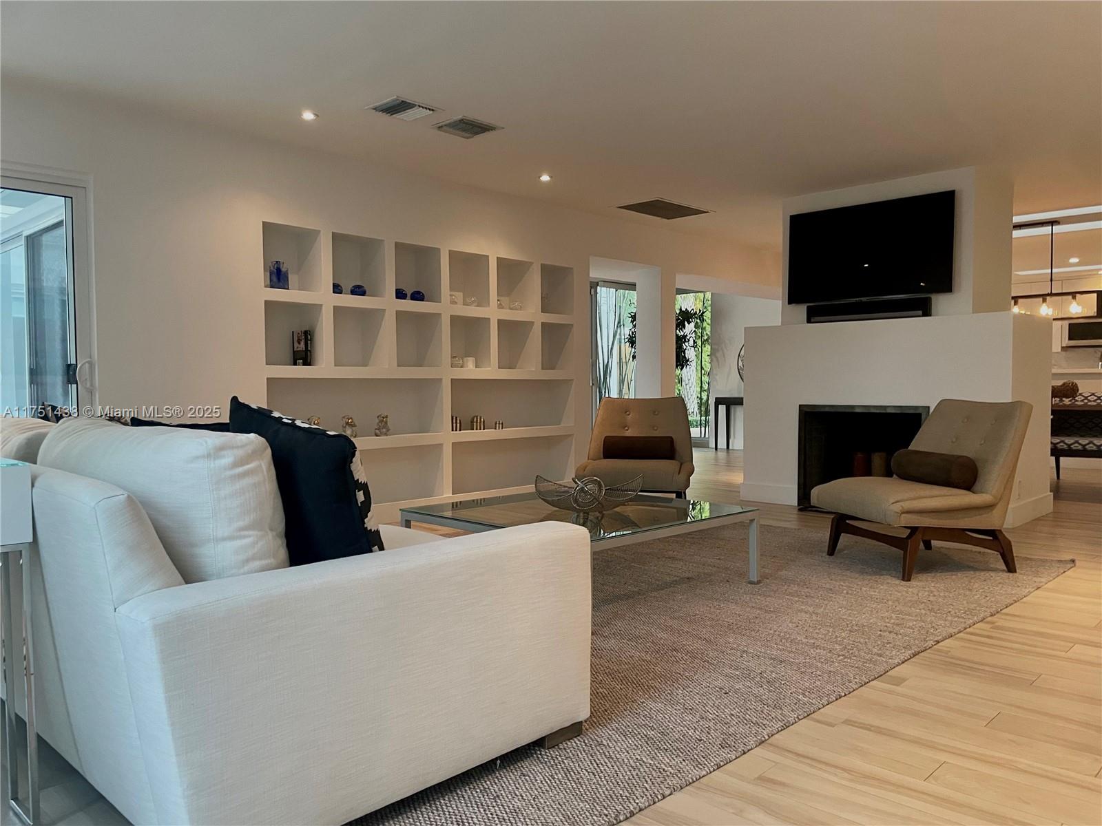 RIO VISTA ISLES - Residential Lease