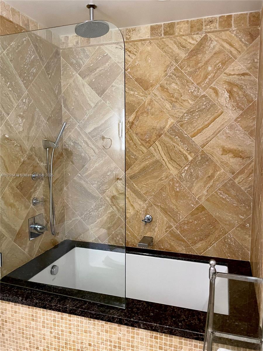 RIO VISTA ISLES - Residential Lease