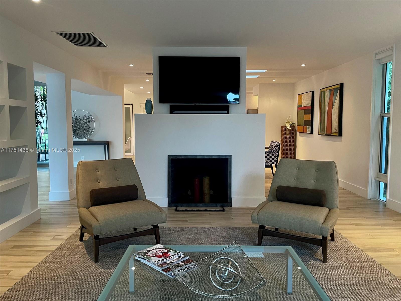 RIO VISTA ISLES - Residential Lease