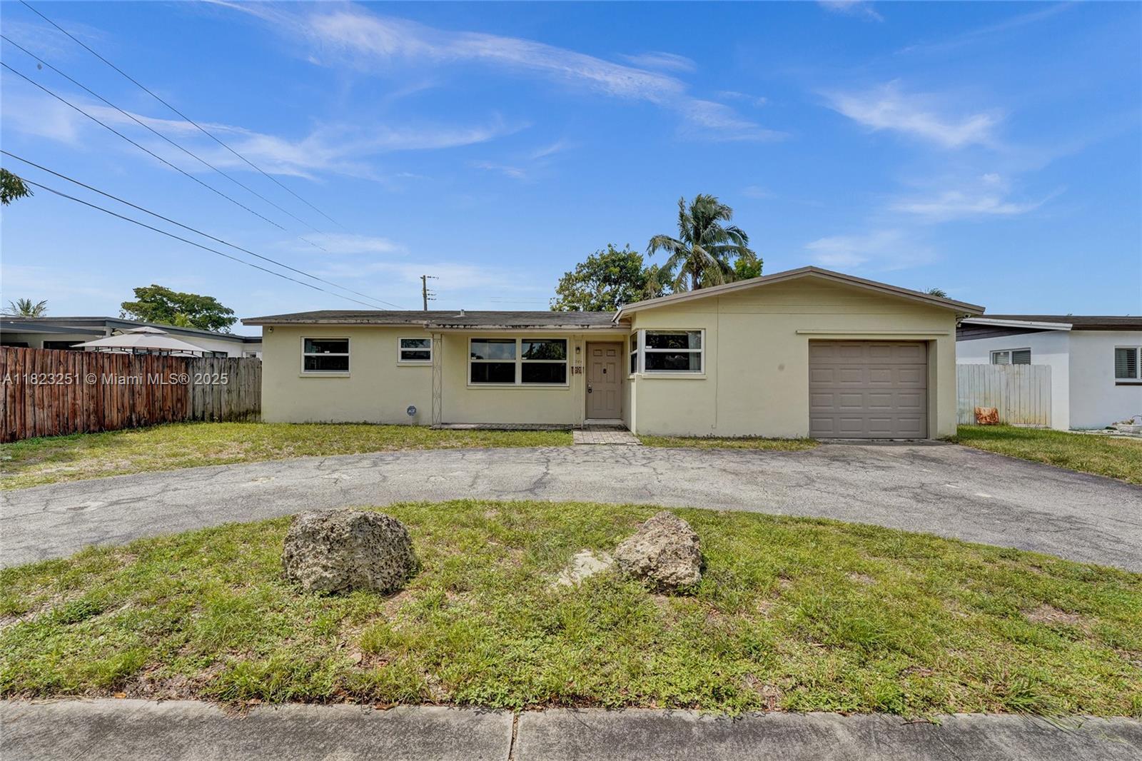 7504 Grant St, Hollywood, Broward County, Florida - 4 Bedrooms  
2 Bathrooms - 