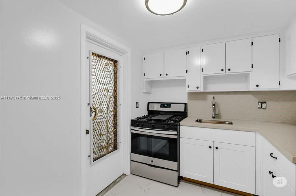 HILLCREST COUNTRY CLUB AP - Residential