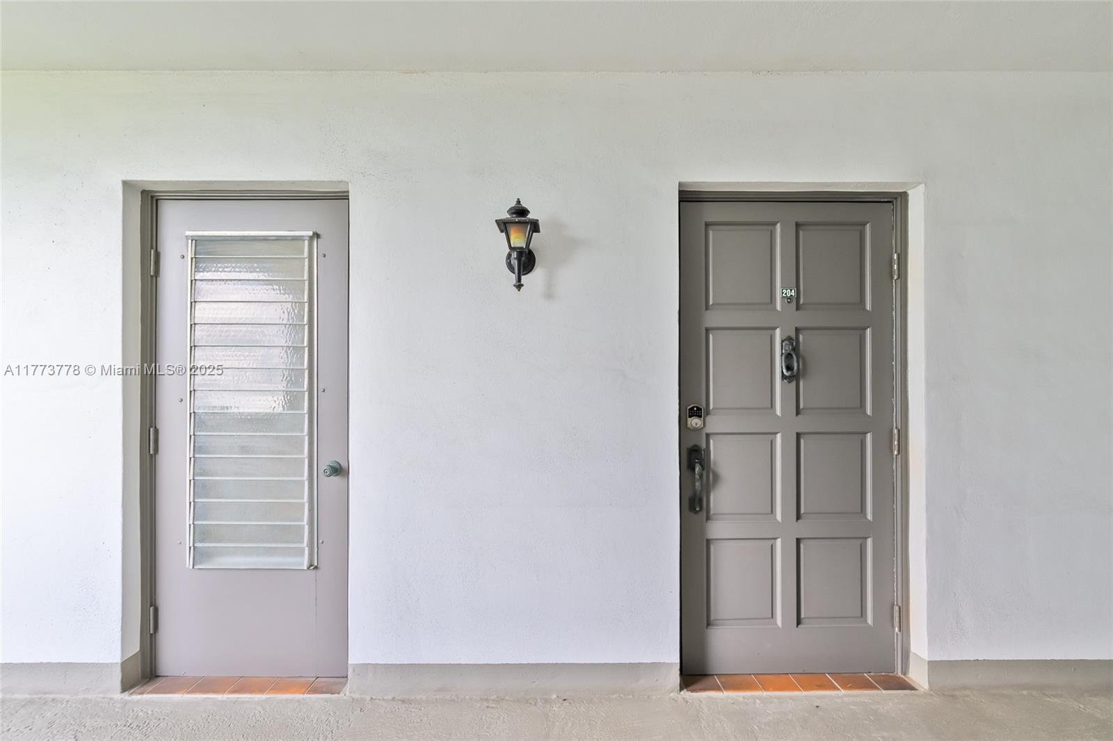 1201 Hillcrest Ct 204