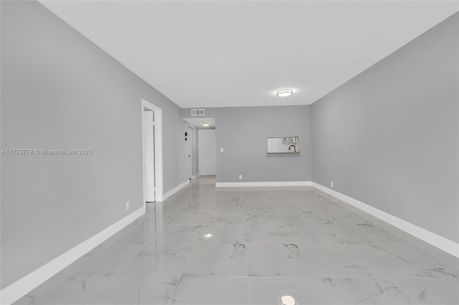 HILLCREST COUNTRY CLUB AP - Residential