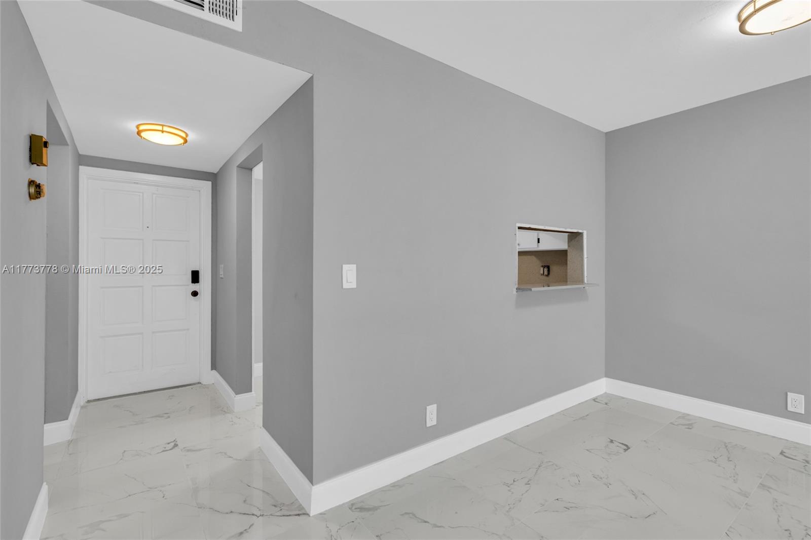 HILLCREST COUNTRY CLUB AP - Residential