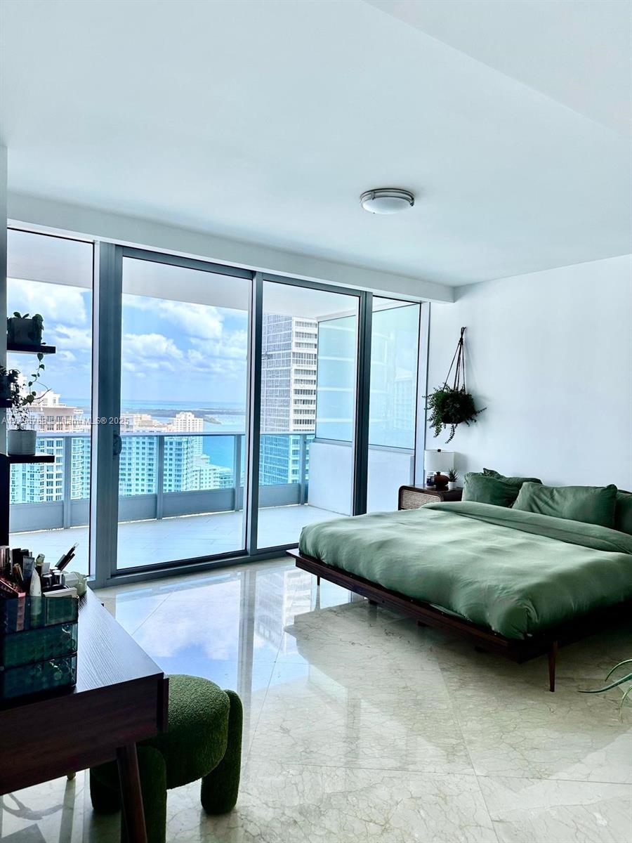 DUPONT PLAZA - Residential