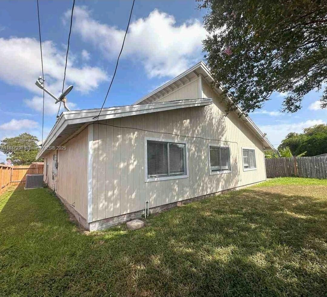 1230 Bernice DR