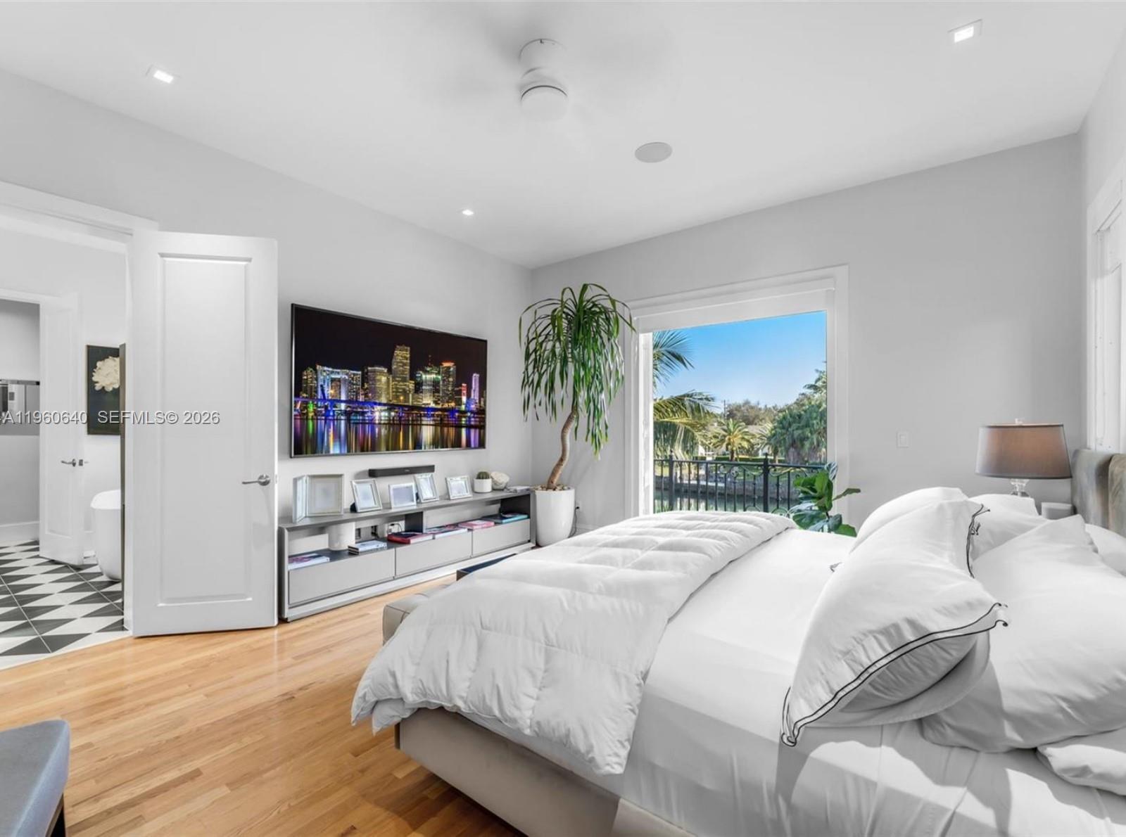 GABLES WATERWAY TOWN - Residential