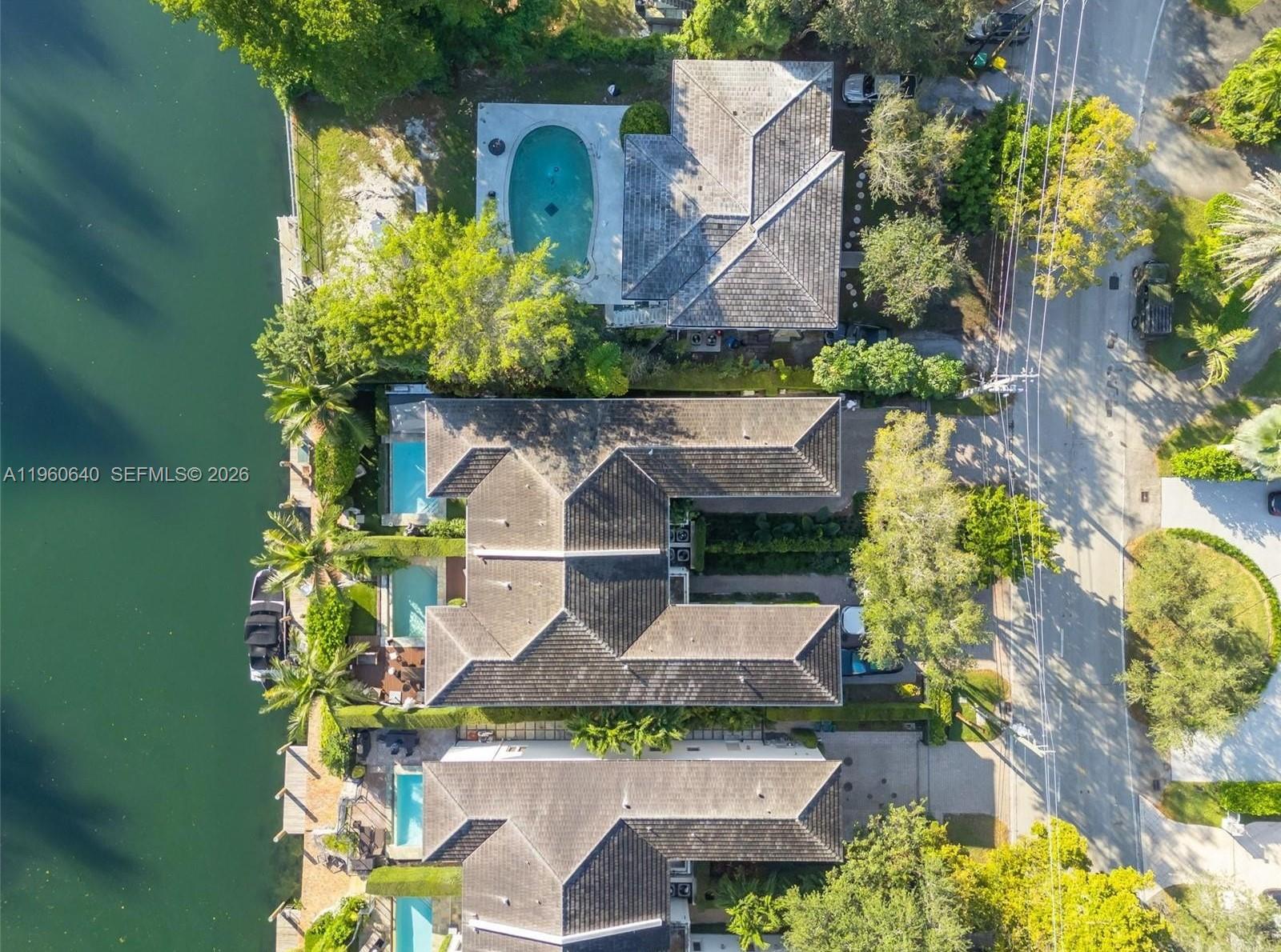 GABLES WATERWAY TOWN - Residential