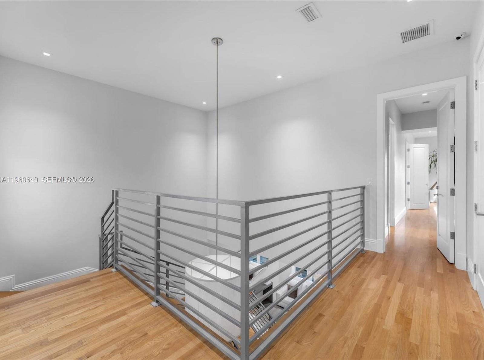 GABLES WATERWAY TOWN - Residential