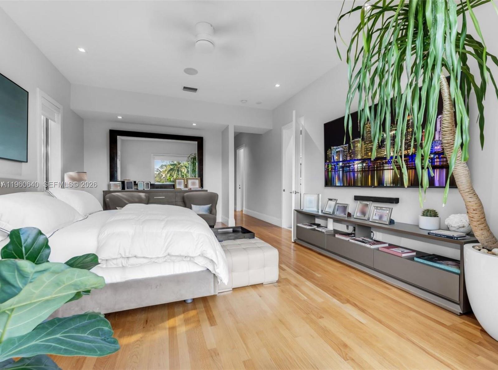 GABLES WATERWAY TOWN - Residential