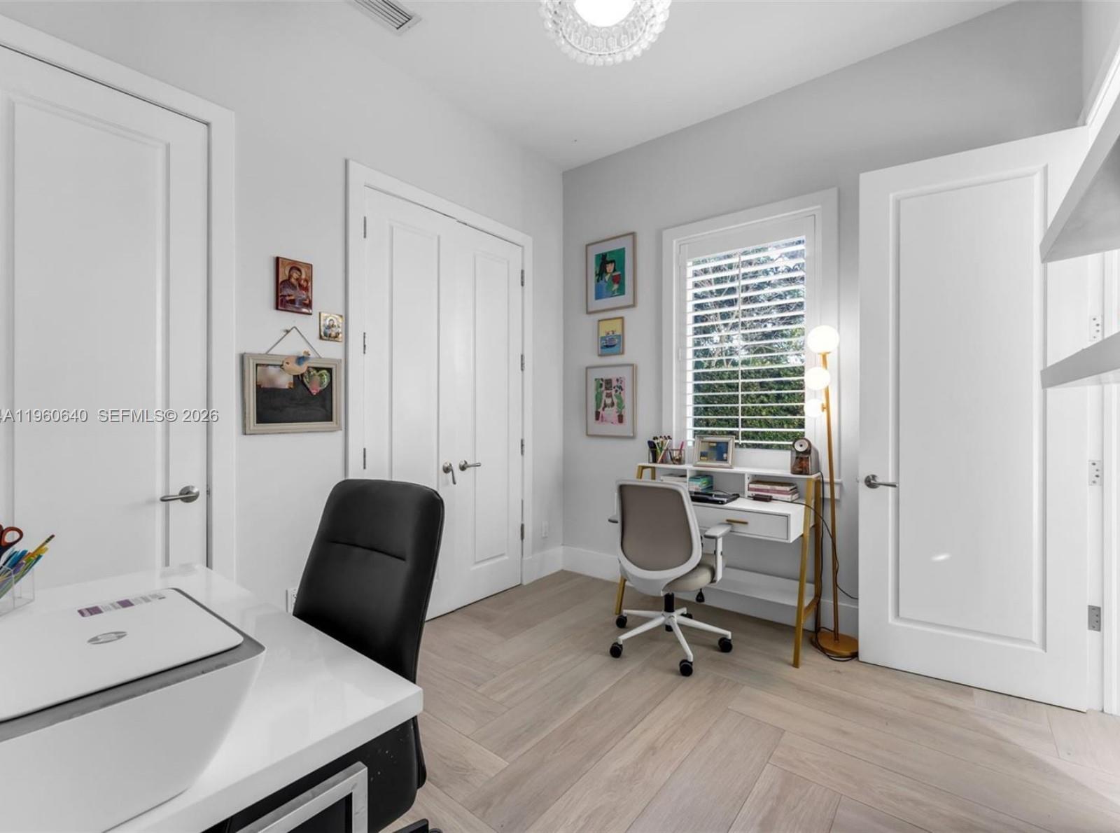 GABLES WATERWAY TOWN - Residential