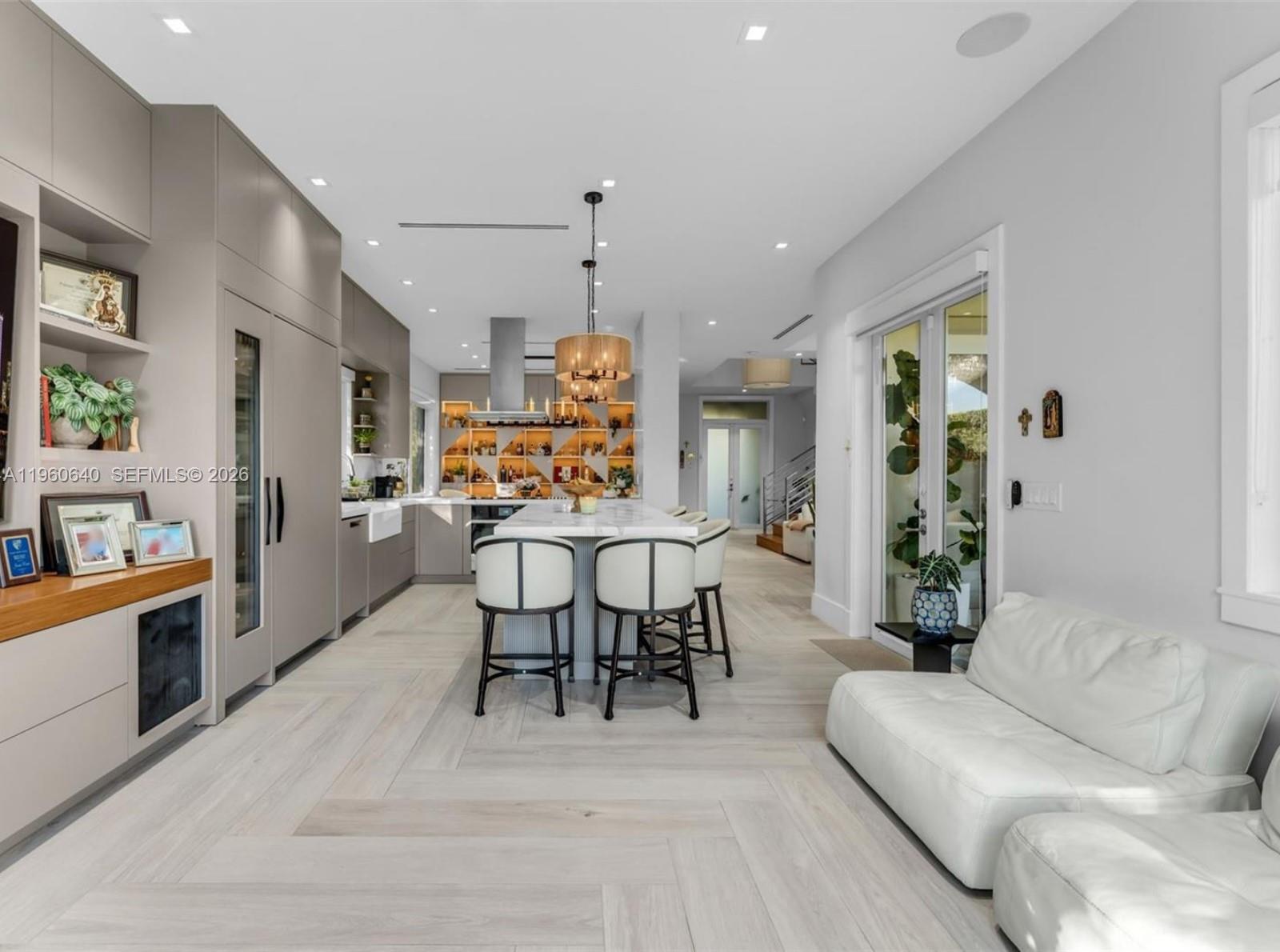 GABLES WATERWAY TOWN - Residential