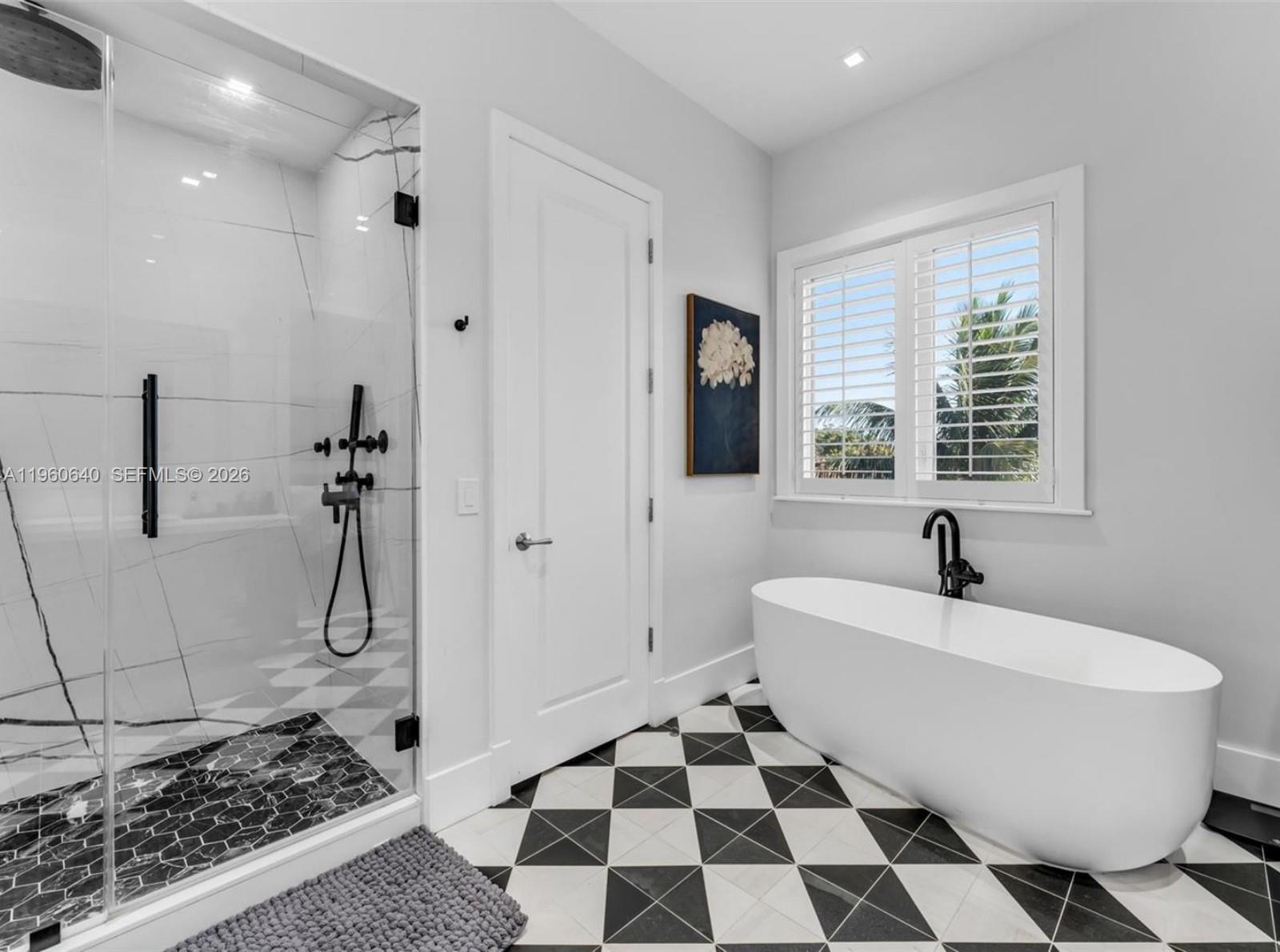 GABLES WATERWAY TOWN - Residential