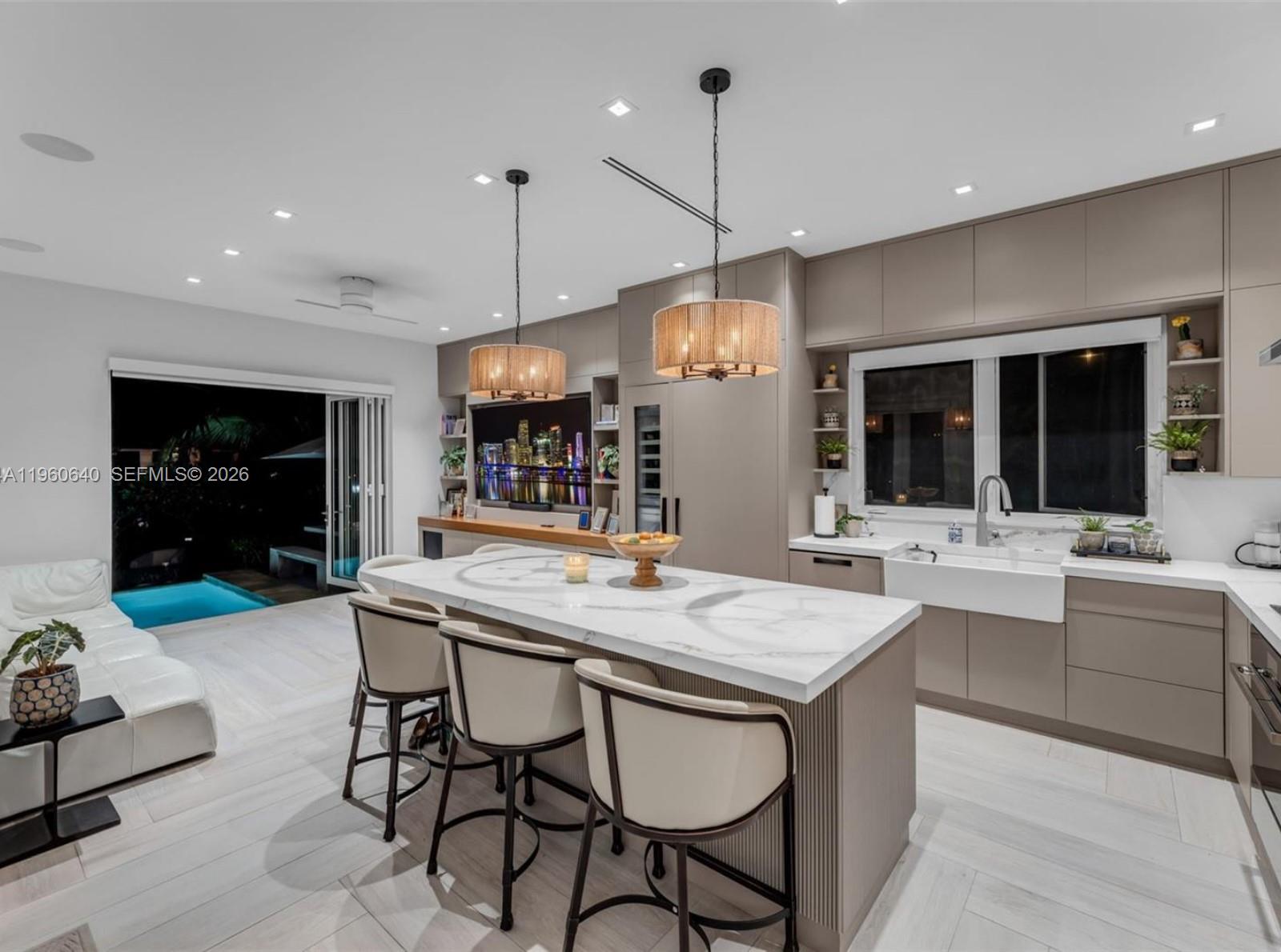 GABLES WATERWAY TOWN - Residential