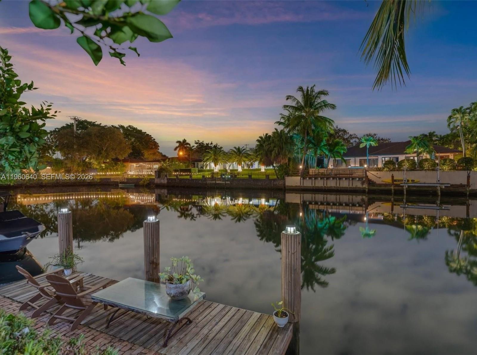 GABLES WATERWAY TOWN - Residential