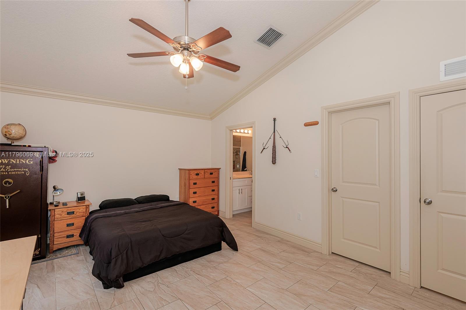 COUNTRY CLUB ACRES 2 - Residential