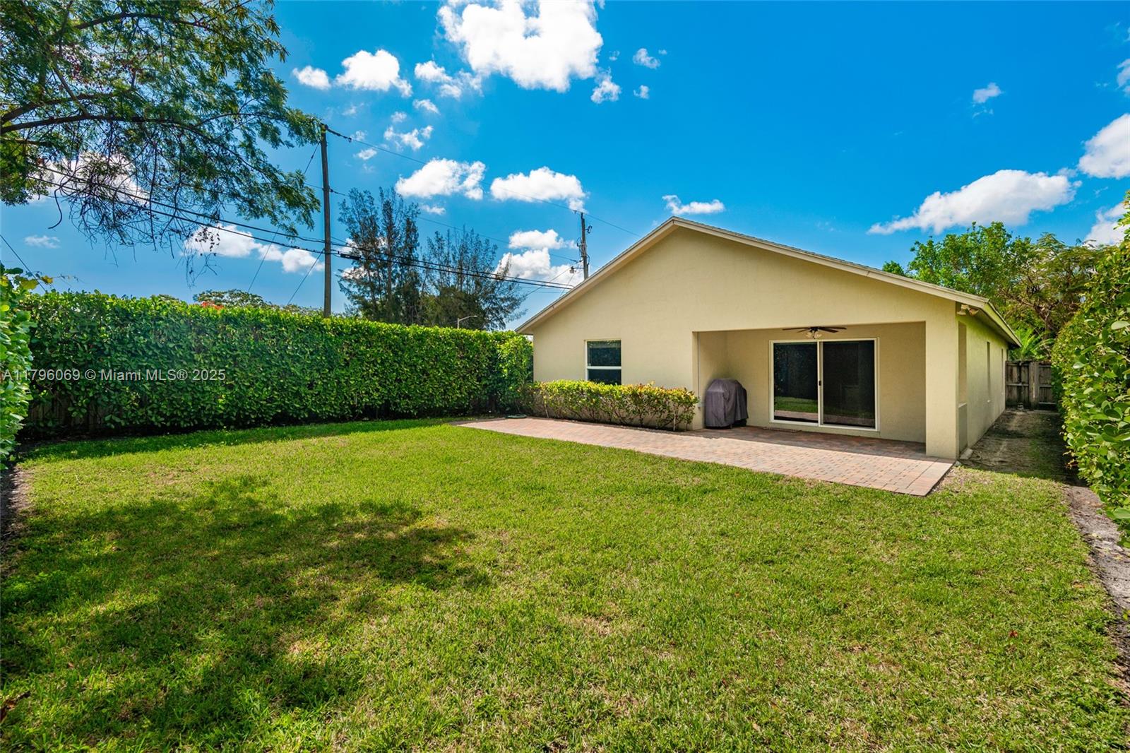 COUNTRY CLUB ACRES 2 - Residential