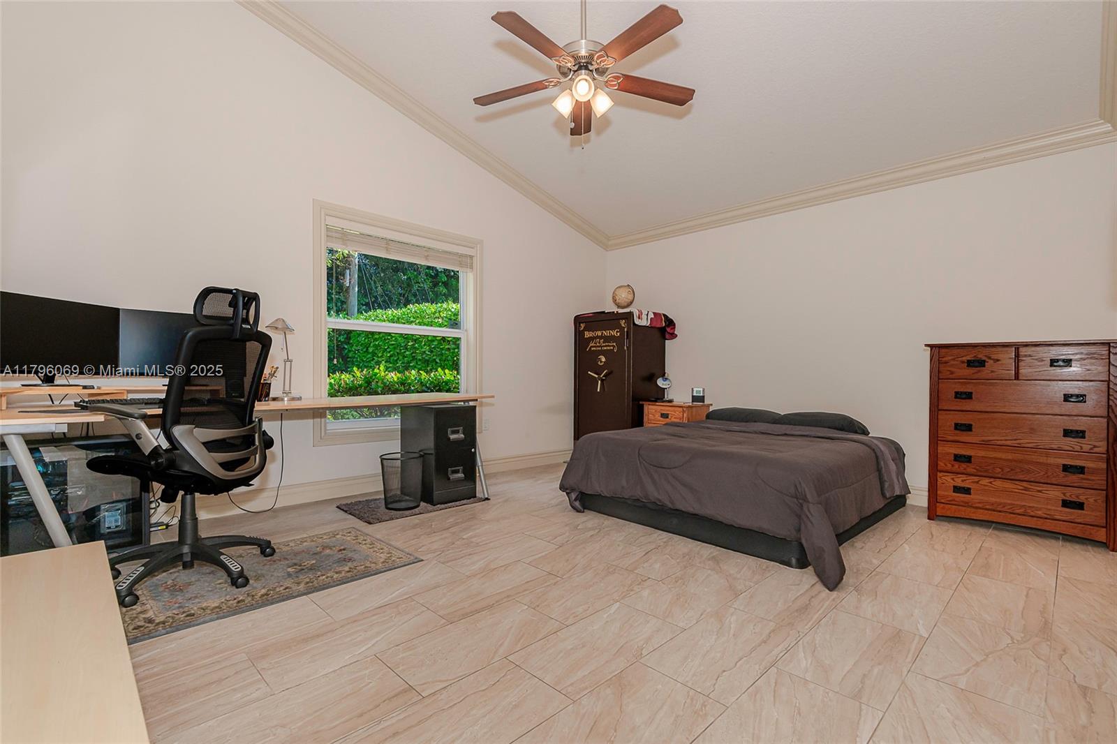 COUNTRY CLUB ACRES 2 - Residential