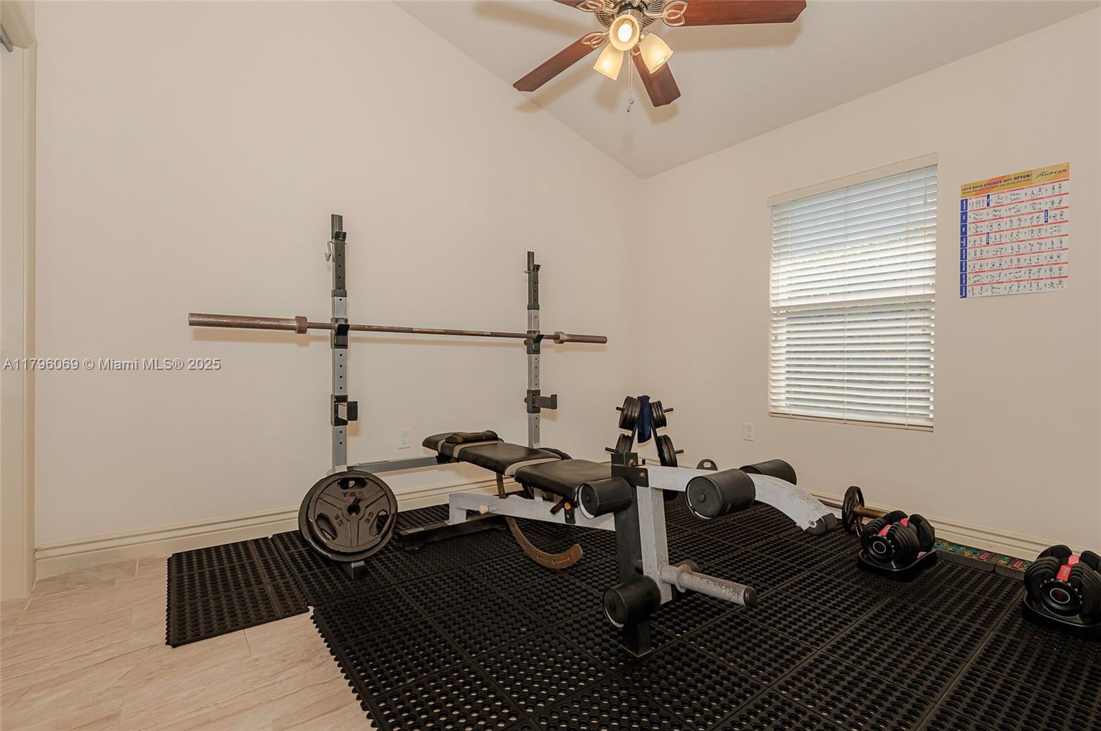 COUNTRY CLUB ACRES 2 - Residential