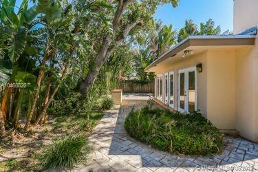 BOCA RATON SQUARE UNIT 13 - Residential Lease