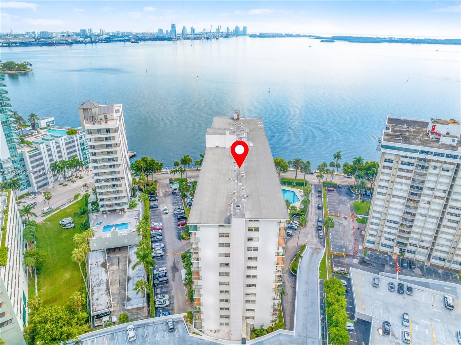BRICKELL BAY TOWER CONDO - Residential