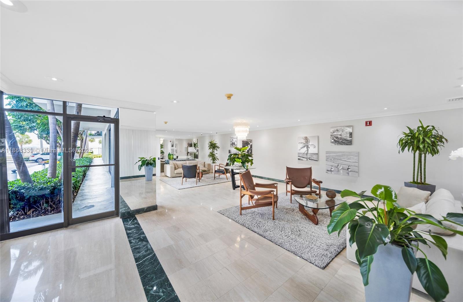 BRICKELL BAY TOWER CONDO - Residential