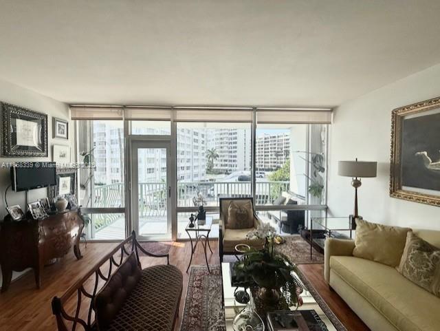 1408 Brickell Bay Dr 303