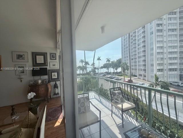 BRICKELL BAY TOWER CONDO - Residential