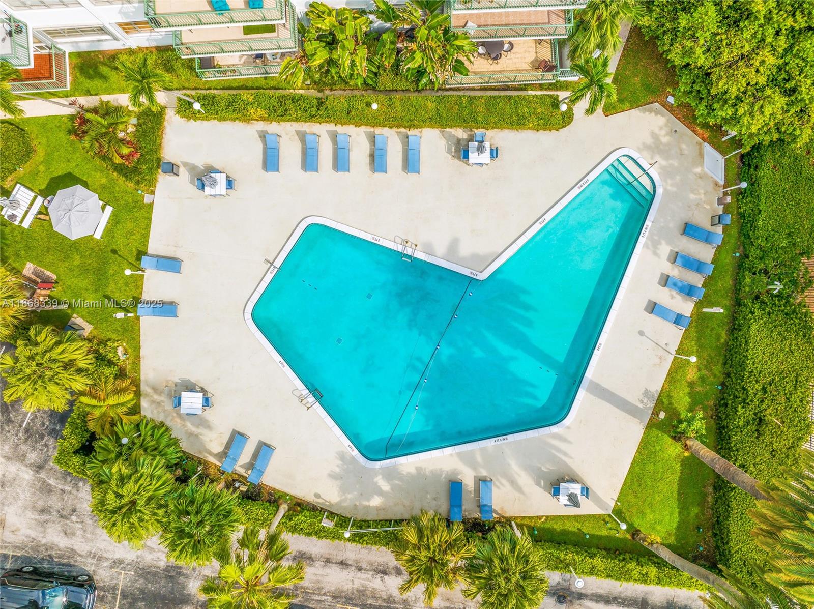 BRICKELL BAY TOWER CONDO - Residential