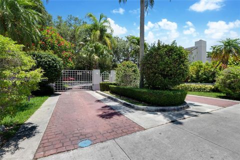 6670 SW 69th Ln South Miami FL 33143